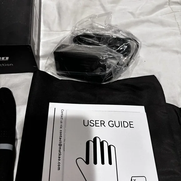 Matkao Electric Heated Gloves Rechargeable Winter Ski Gloves New Open Box (Med) - Picture 4 of 6